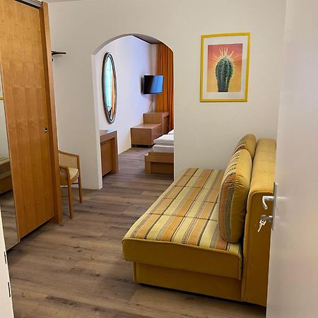City Hotel Post 20 Braunau am Inn Bagian luar foto