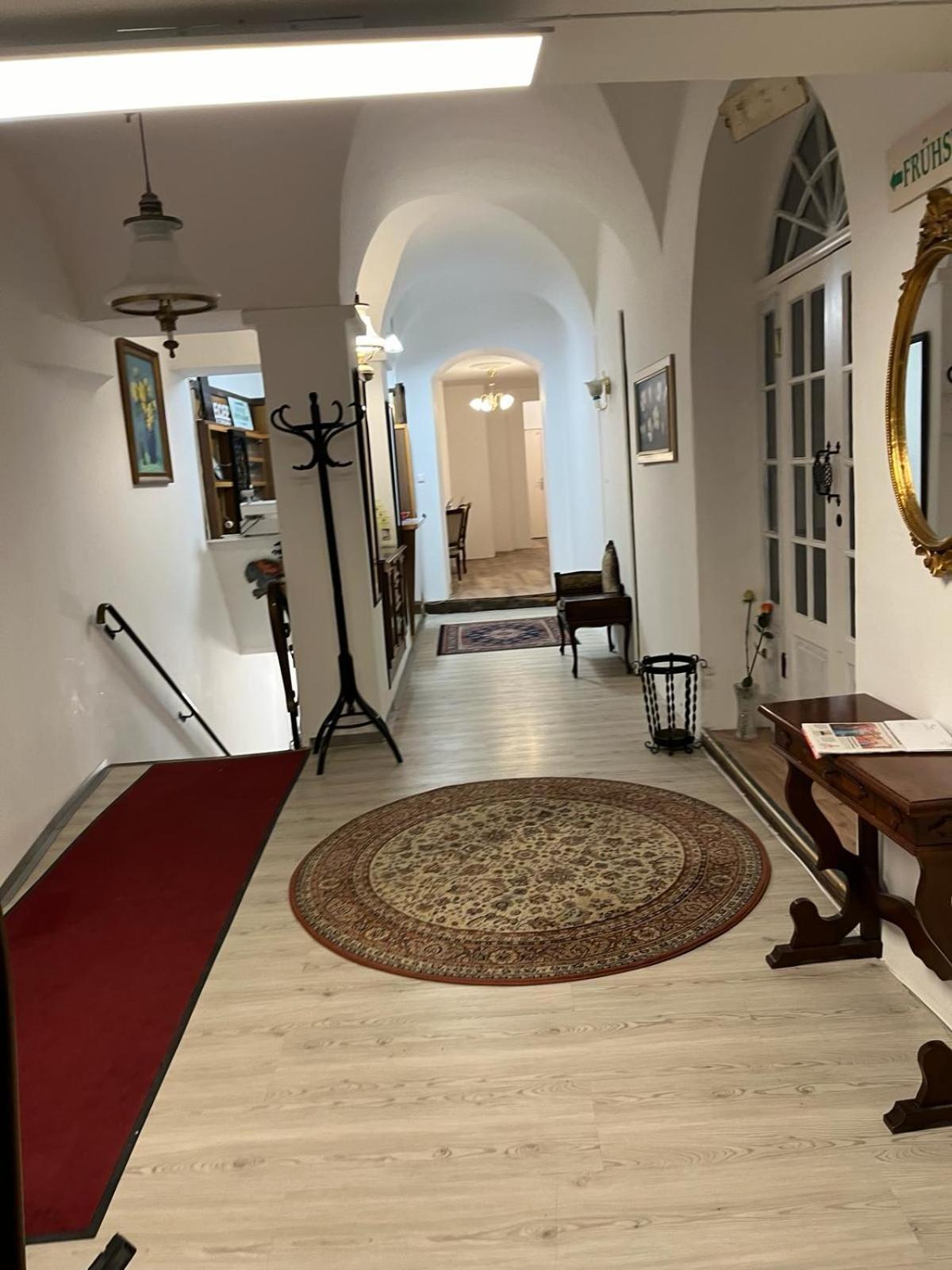 City Hotel Post 20 Braunau am Inn Bagian luar foto