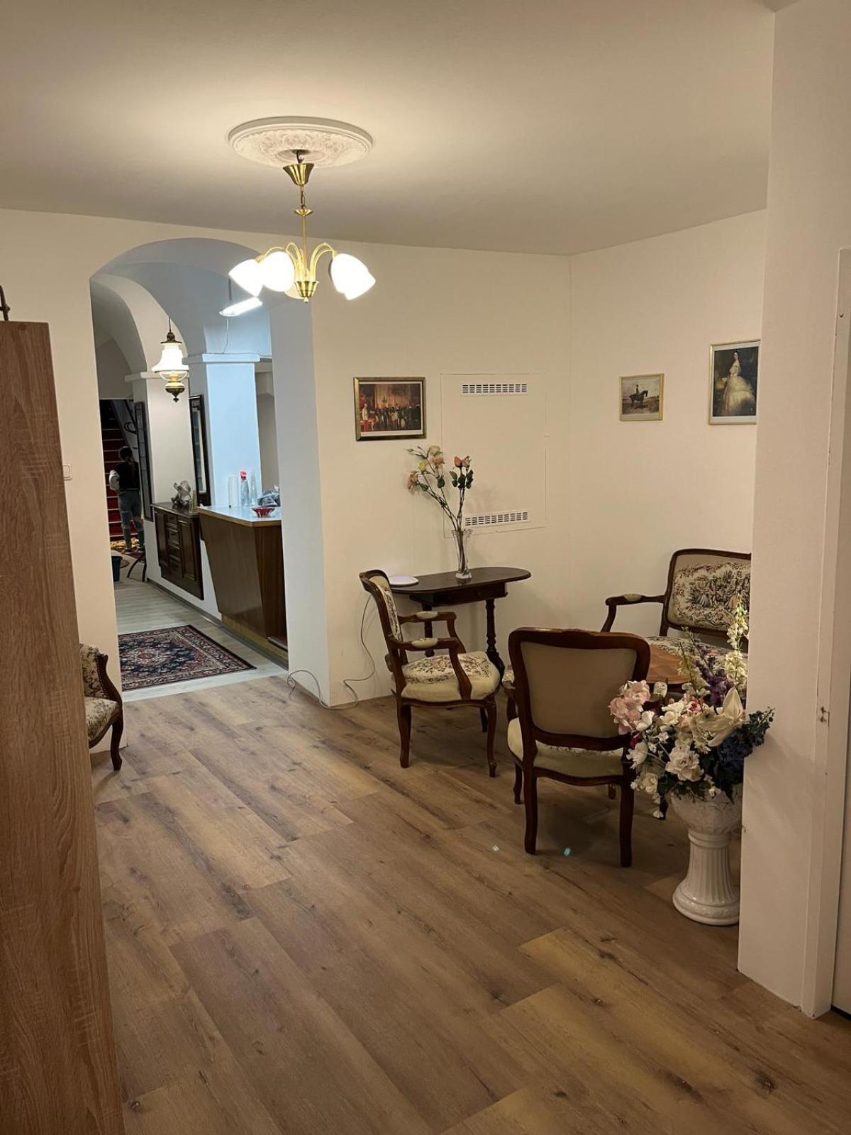 City Hotel Post 20 Braunau am Inn Bagian luar foto