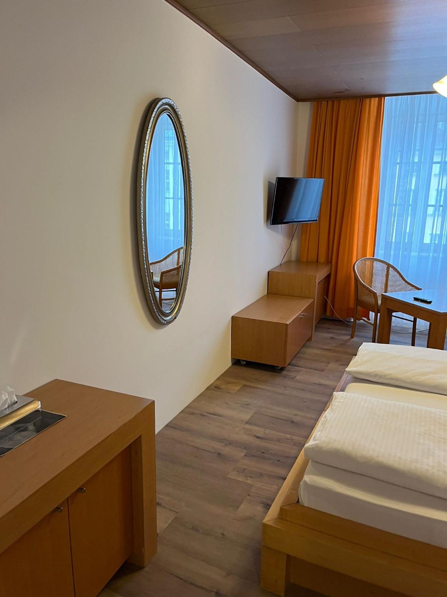 City Hotel Post 20 Braunau am Inn Bagian luar foto