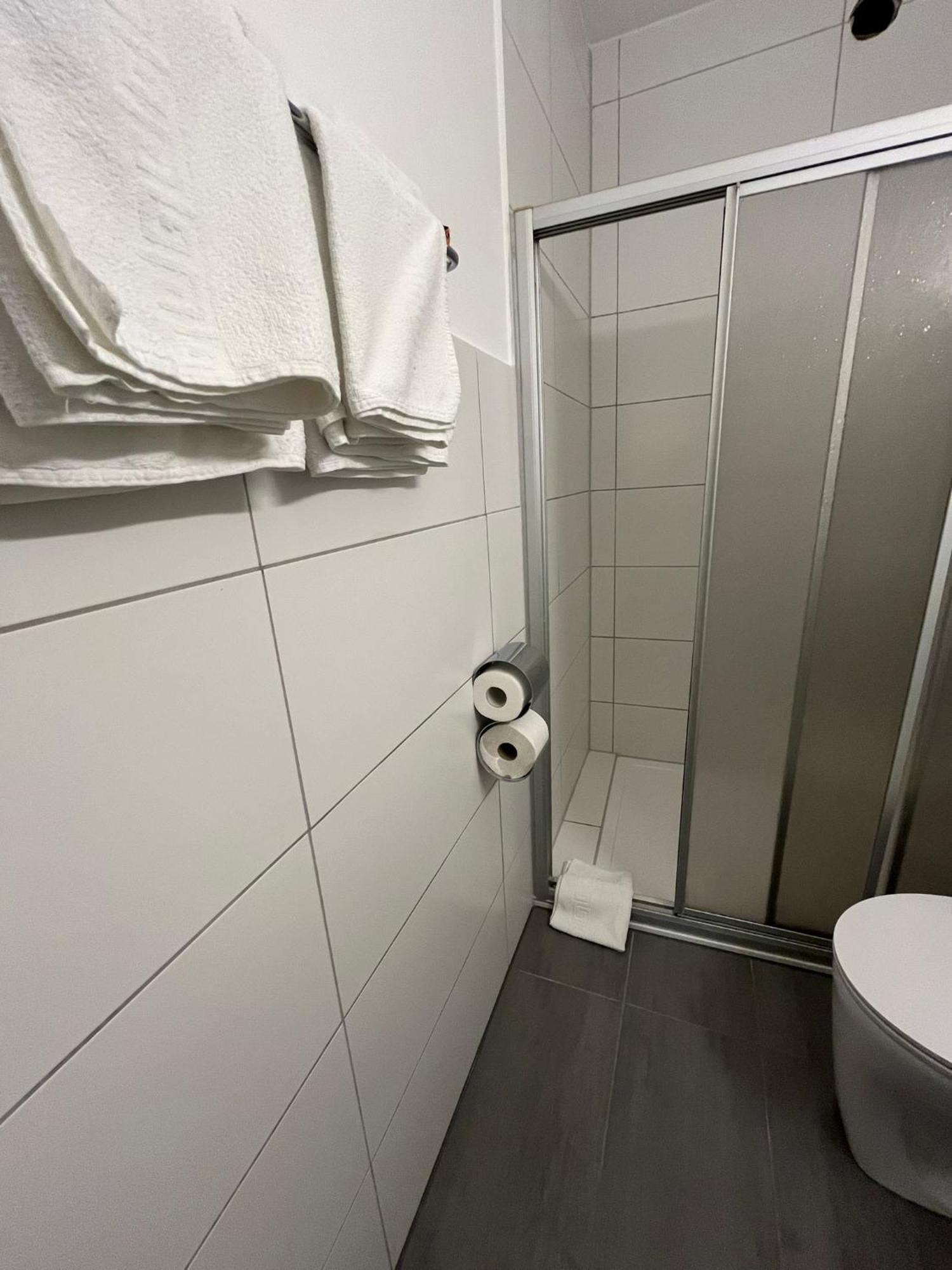 City Hotel Post 20 Braunau am Inn Bagian luar foto